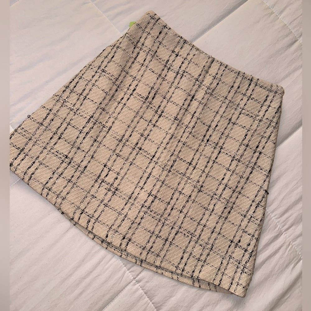 NWOT Princess Polly Retro 90s Style Cream and Black Plaid Textured Mini Skirt